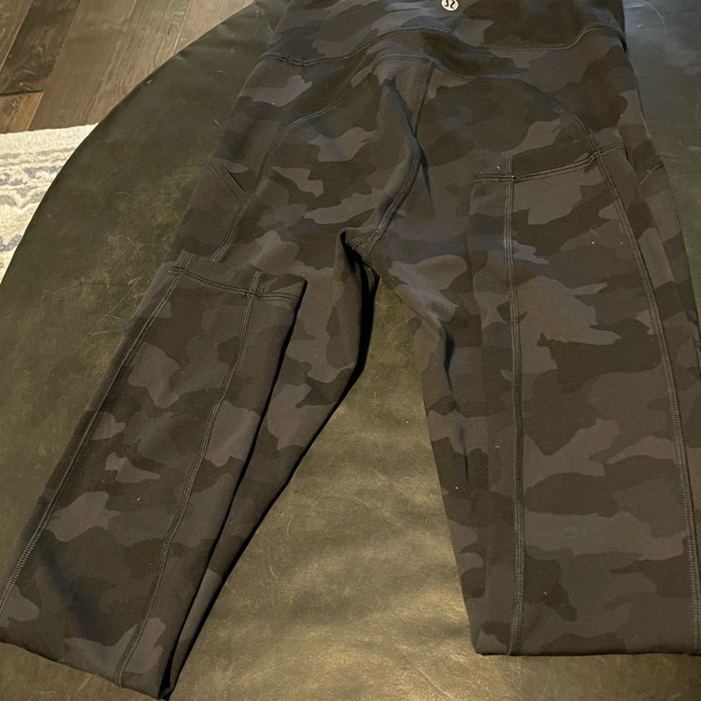 Lululemon Black Camouflage align leggings